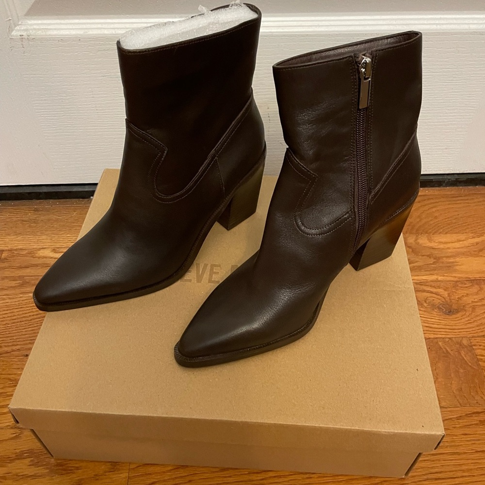 Elegant Brown Ankle Boots